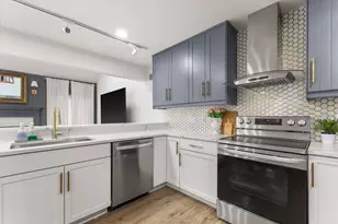 4105 S Avon Dr, New Berlin, WI 53151 - Photo 7