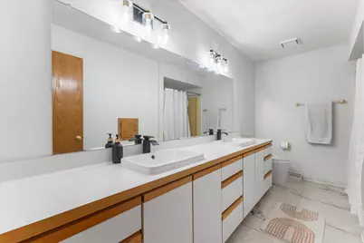 4105 S Avon Dr, New Berlin, WI 53151 - Photo 31