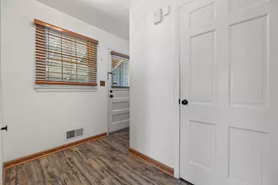 1031 W Bender Rd, Glendale, WI 53217 - Photo 21