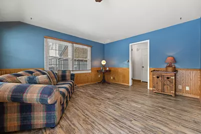 1031 W Bender Rd, Glendale, WI 53217 - Photo 17