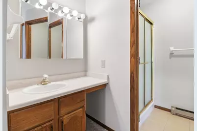 W177N9766  Riversbend Cir, Germantown, WI 53022 - Photo 17