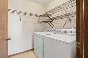 W177N9766 Riversbend Circle, Germantown, WI 53022 - Photo 11