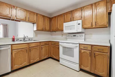 W177N9766  Riversbend Cir, Germantown, WI 53022 - Photo 21