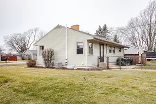 7166 S 37th Pl, Franklin, WI 53132 - Photo 31