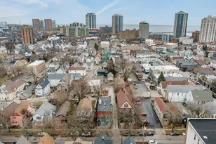 1728 N Franklin Pl, Milwaukee, WI 53202 - Photo 31