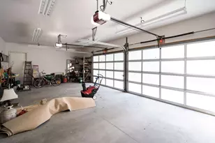 1728 N Franklin Pl, Milwaukee, WI 53202 - Photo 29