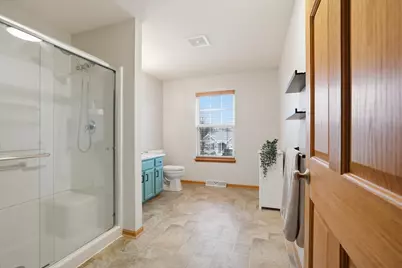 900 E Randy Rd, Oak Creek, WI 53154 - Photo 25