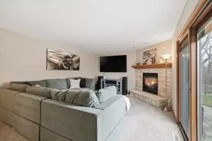 900 E Randy Rd, Oak Creek, WI 53154 - Photo 11