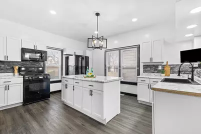 2642 N 24th Pl, Milwaukee, WI 53206 - Photo 1