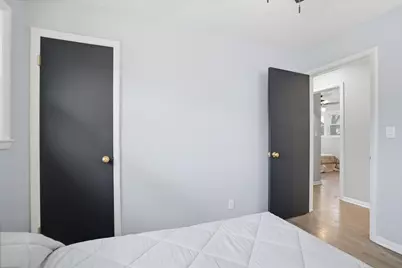 555  Robertson St, Wauwatosa, WI 53213 - Photo 17