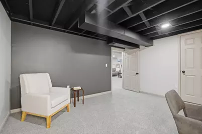 555  Robertson St, Wauwatosa, WI 53213 - Photo 25