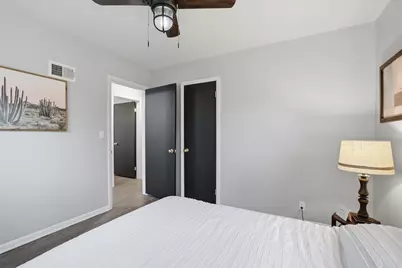 555  Robertson St, Wauwatosa, WI 53213 - Photo 15