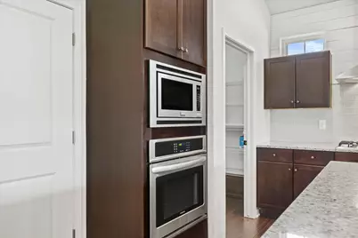 W195N5814  Deer Park Ct, Menomonee Falls, WI 53051 - Photo 11