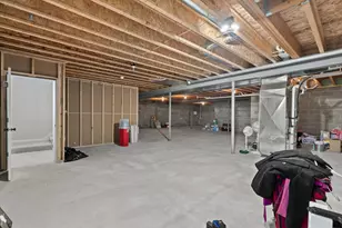 W195N5814 Deer Park Ct, Menomonee Falls, WI 53051 - Photo 41