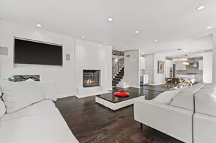 2751 W Deer Creek Ct, River Hills, WI 53217 - Photo 27