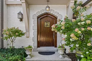 2751 W Deer Creek Ct, River Hills, WI 53217 - Photo 13