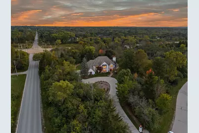 2751 W Deer Creek Ct, River Hills, WI 53217 - Photo 91