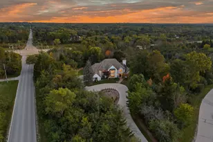 2751 W Deer Creek Ct, River Hills, WI 53217 - Photo 91