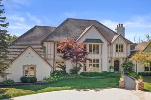 2751 W Deer Creek Ct, River Hills, WI 53217 - Photo 11