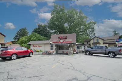 904 E Main St, Watertown, WI 53094 - Photo 3