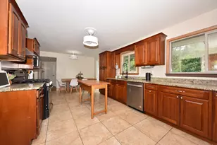 10723 W Rohr Ave, Milwaukee, WI 53225 - Photo 7