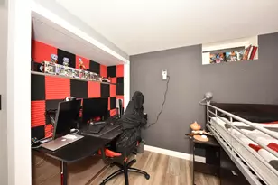 10723 W Rohr Ave, Milwaukee, WI 53225 - Photo 23