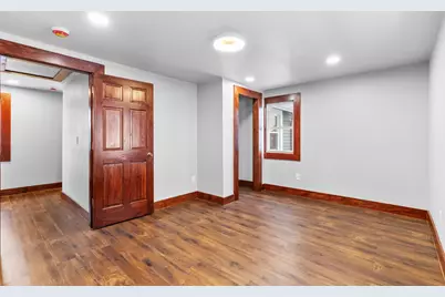 2132 S 85th St, West Allis, WI 53227 - Photo 13