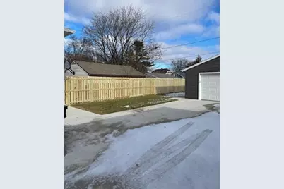 2132 S 85th St, West Allis, WI 53227 - Photo 29