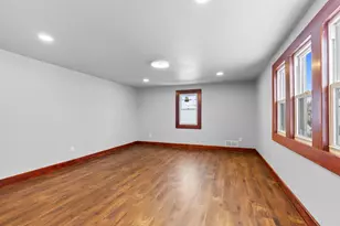 2132 S 85th St, West Allis, WI 53227 - Photo 15