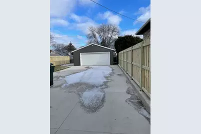 2132 S 85th St, West Allis, WI 53227 - Photo 31