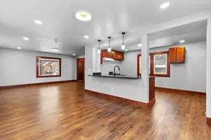 2132 S 85th St, West Allis, WI 53227 - Photo 7