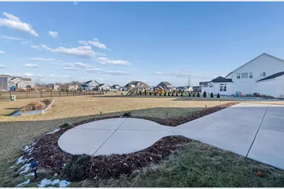 W139N6328  Bridal Wreath Ln, Menomonee Falls, WI 53051 - Photo 41