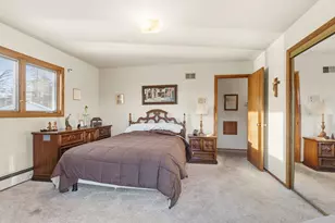 8979 N Silver Brook Ln, Brown Deer, WI 53223 - Photo 9