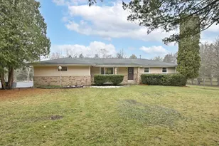 N5907 Aspen Dr, Spring Prairie, WI 53105 - Photo 3