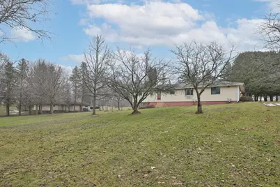 N5907  Aspen Dr, Spring Prairie, WI 53105 - Photo 9