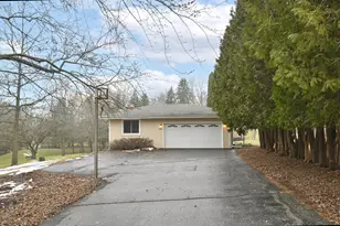 N5907 Aspen Dr, Spring Prairie, WI 53105 - Photo 7