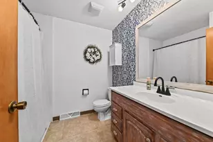 11915 W Rio St, Milwaukee, WI 53225 - Photo 23