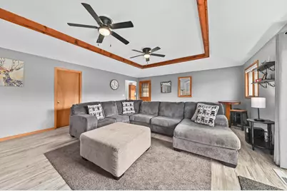 11915 W Rio St, Milwaukee, WI 53225 - Photo 17