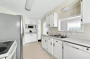 615 Roosevelt Dr, West Bend, WI 53090 - Photo 13