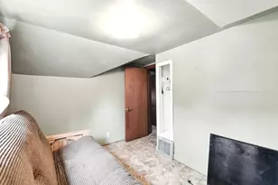 615 Roosevelt Dr, West Bend, WI 53090 - Photo 9