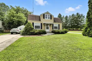 615 Roosevelt Dr, West Bend, WI 53090 - Photo 21