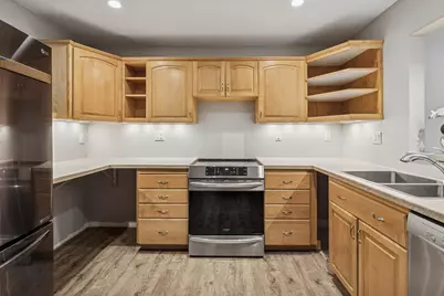 6100 W Stonehedge Dr #Unit 306, Greenfield, WI 53220 - Photo 3