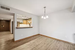 6100 W Stone Hedge Dr, Greenfield, WI 53220 - Photo 5