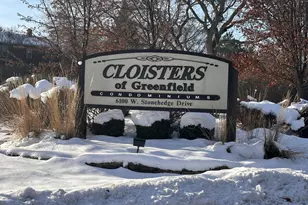 6100 W Stone Hedge Dr, Greenfield, WI 53220 - Photo 23