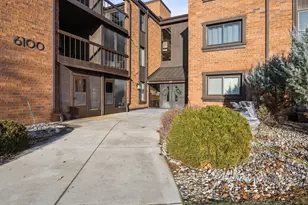 6100 W Stone Hedge Dr, Greenfield, WI 53220 - Photo 21