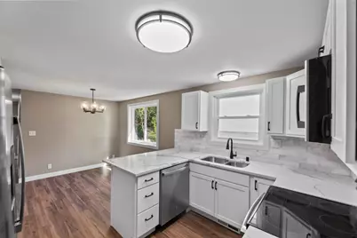 711  Division St, Delafield, WI 53018 - Photo 7