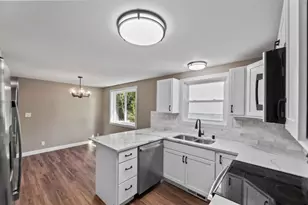 711 Division St, Delafield, WI 53018 - Photo 7