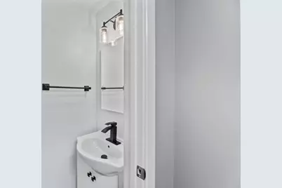 711  Division St, Delafield, WI 53018 - Photo 17