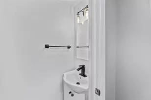 711 Division St, Delafield, WI 53018 - Photo 17