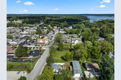 711  Division St, Delafield, WI 53018 - Photo 3